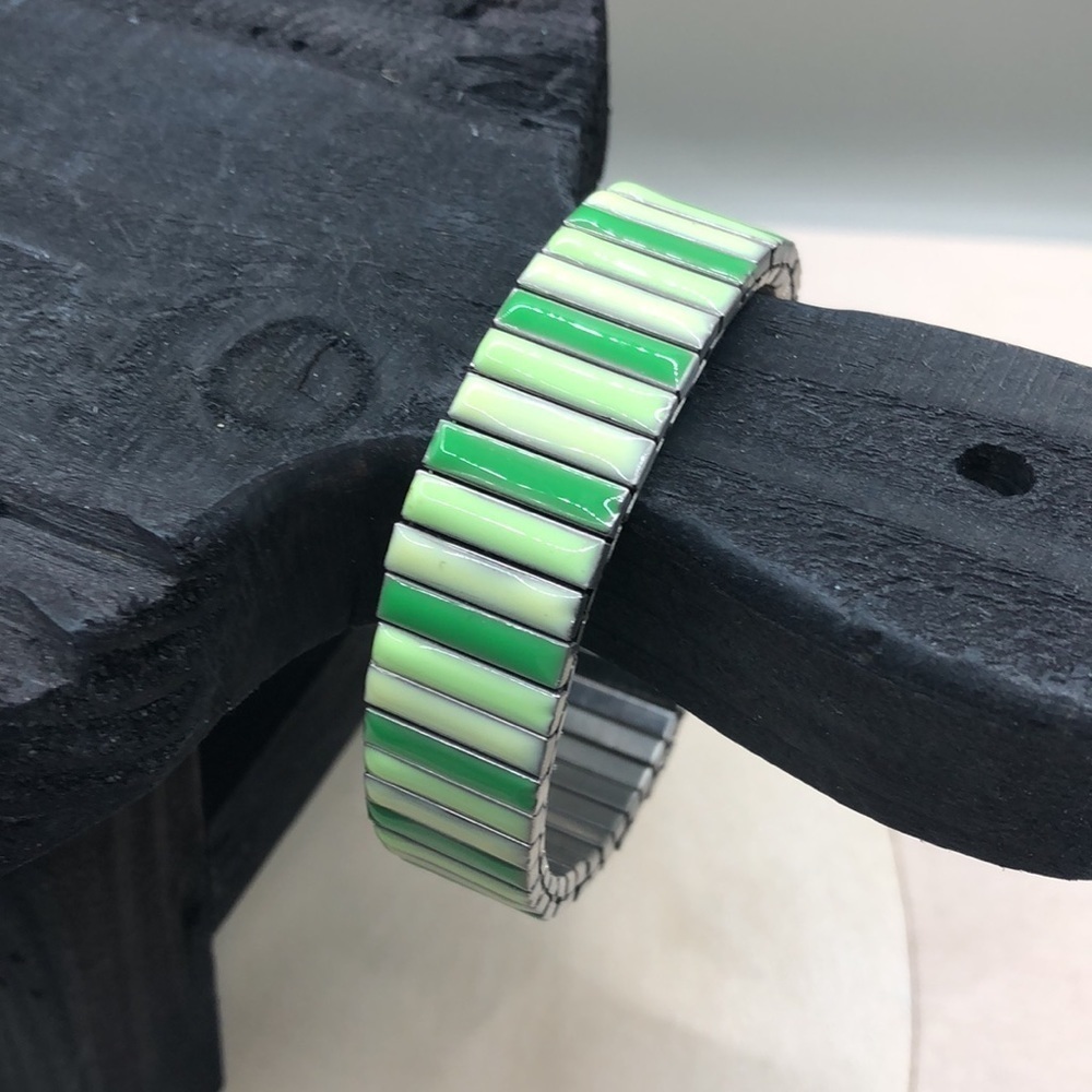 Vintage enamel accordion stretch enamel bracelet colorblock pastel green silver. - Picture 3 of 5